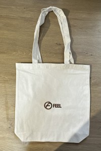 Torba beżowa z haftem FEEL